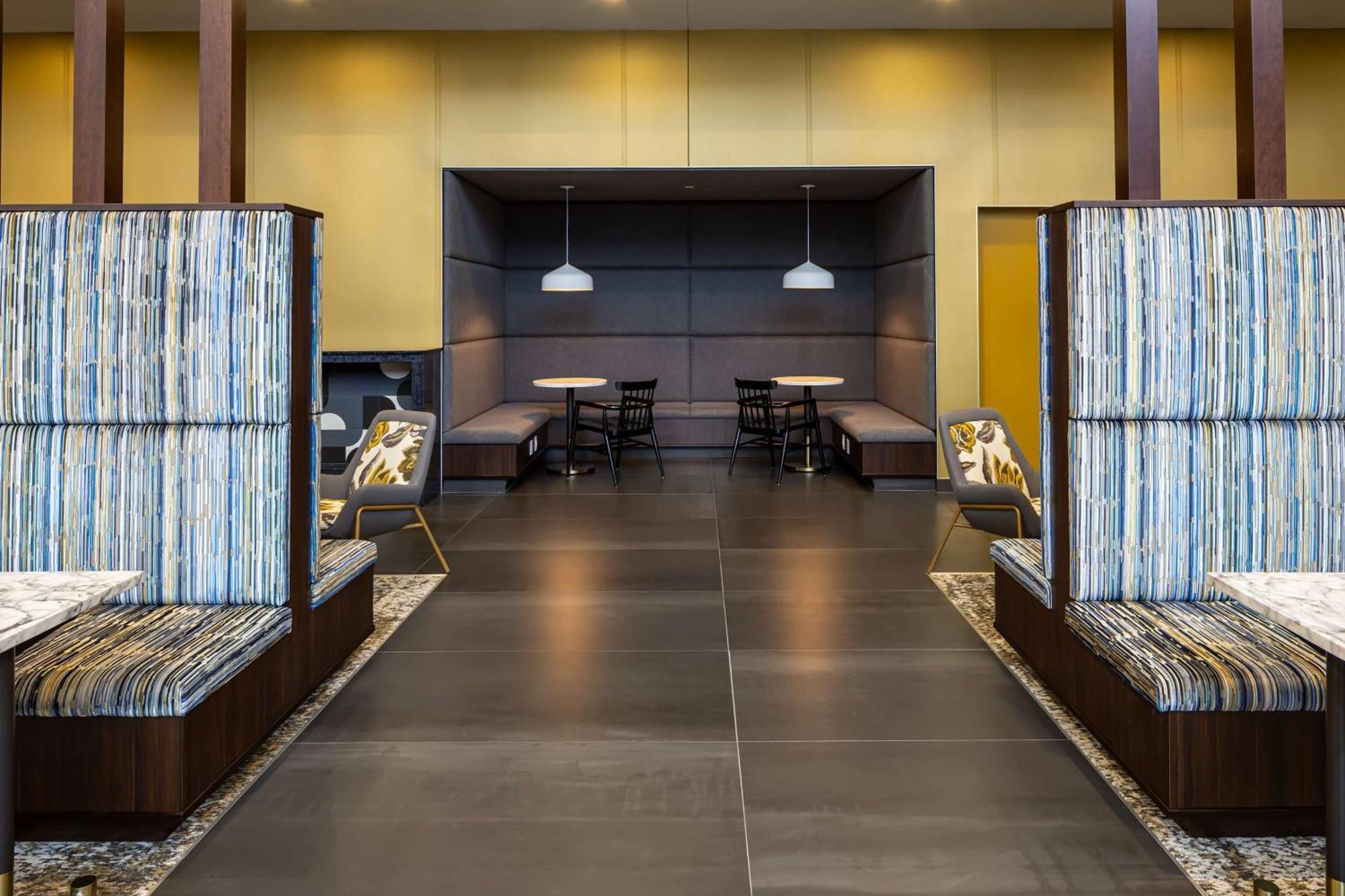 Hampton Inn & Suites Rochester Downtown Bagian luar foto